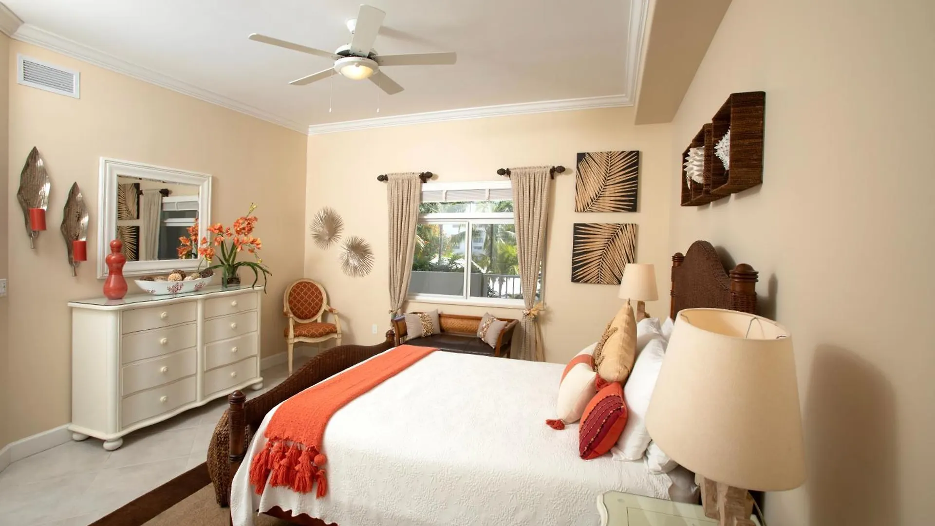 South Bay Beach Club 11 - 4 Bedroom 4 Bathroom Unit Seven Mile Beach