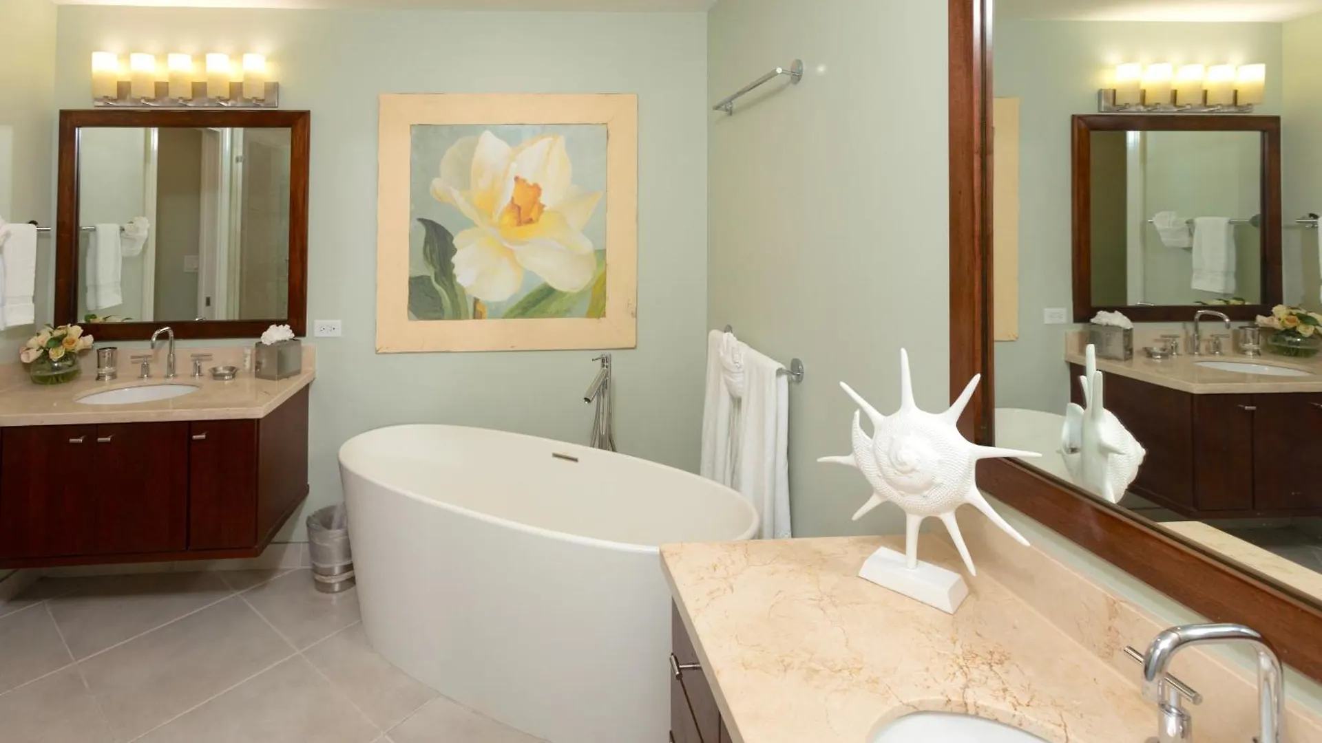 South Bay Beach Club 11 - 4 Bedroom 4 Bathroom Unit Seven Mile Beach Apartment